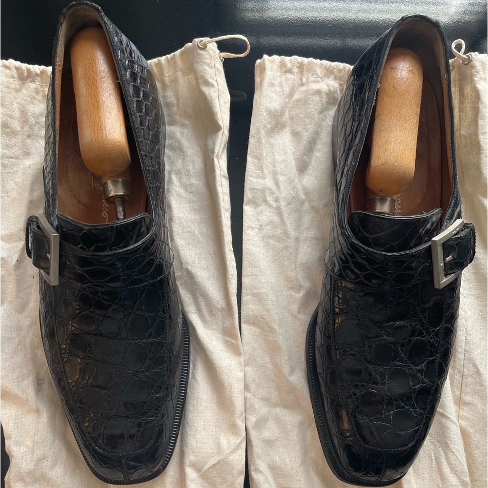 Alligator crocodile size 10skins are perfect worn maybe 10 times.